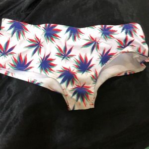 NWOT Pot Leaf Panties S